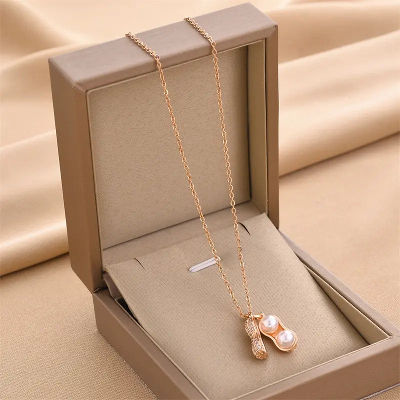 Pearls Peanut Pendant Necklace